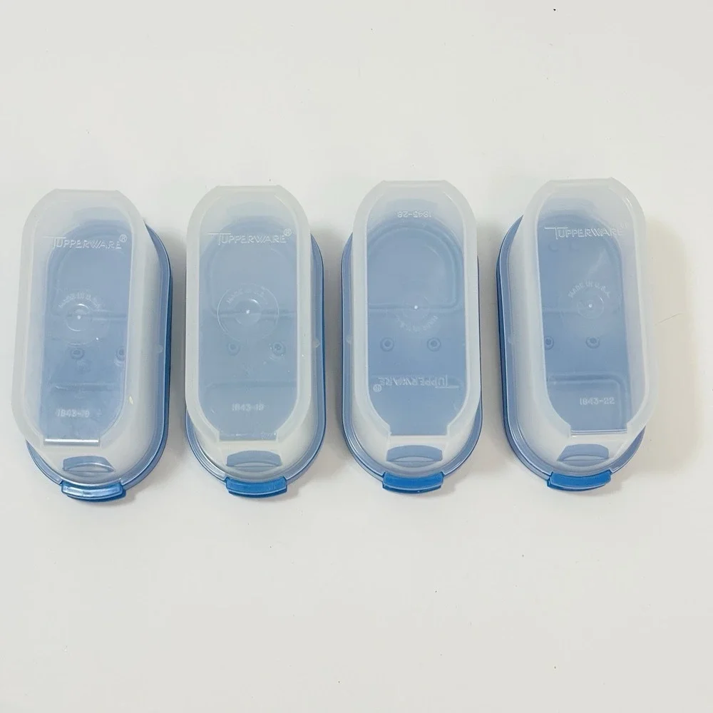 Vintage Tupperware Spice Shaker #1843-28 & 1844-14 Set Of‎ 4 Blue